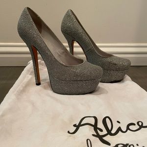 ALICE + OLIVIA Larimore Caviar Beaded Pumps